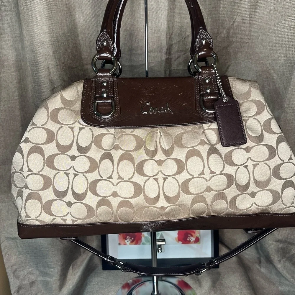 Y2K COACH Ashley Signature Satchel F15440 Rare Find, Classic, Timeless